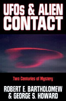 UFOs and Alien Contact Two Centuries of Mystery N/A 9781573922005 Front Cover