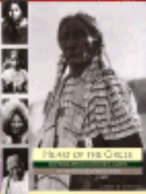 Heart of the Circle Photographs by Edward S. Curtis of Native American Women N/A 9780764900068 Front Cover