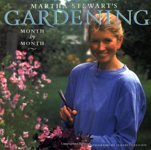 Martha Stewart's Gardening Month by Month N/A 9780517574133 Front Cover