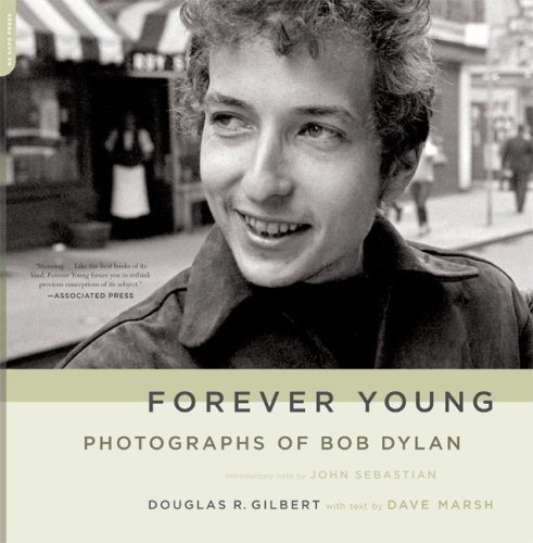 Forever Young Photographs of Bob Dylan N/A 9780306815164 Front Cover