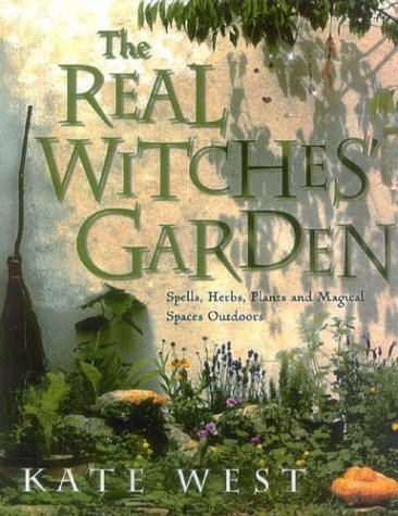 Real Witches Garden   2004 9780007163229 Front Cover