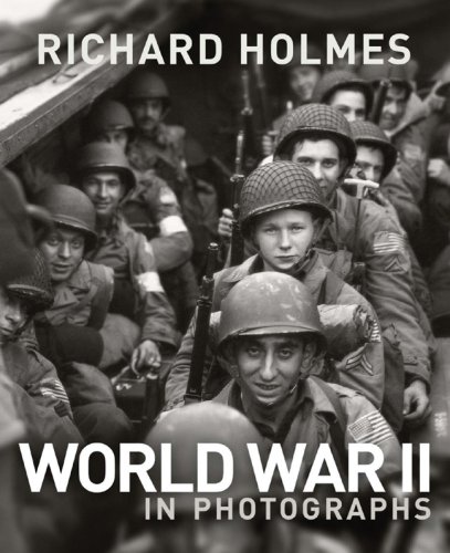 World War II in Photographs  N/A 9781847324412 Front Cover