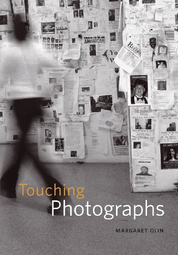 Touching Photographs   2012 9780226626468 Front Cover