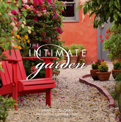 Intimate Garden Spaces That Surround and Nourish  2008 9781586858568 Front Cover