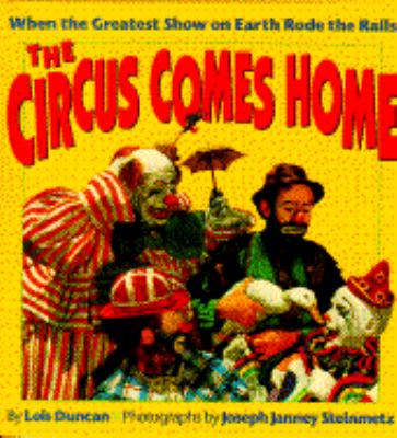 Circus Comes Home   1993 9780385306898 Front Cover
